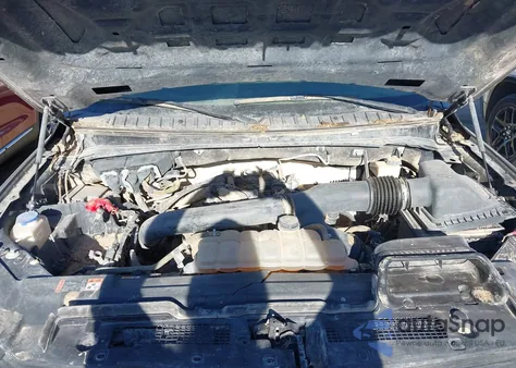 2024 Ford Expedition Xlt z USA, uszkodzony, nr VIN 1FMJU1J85REA43120